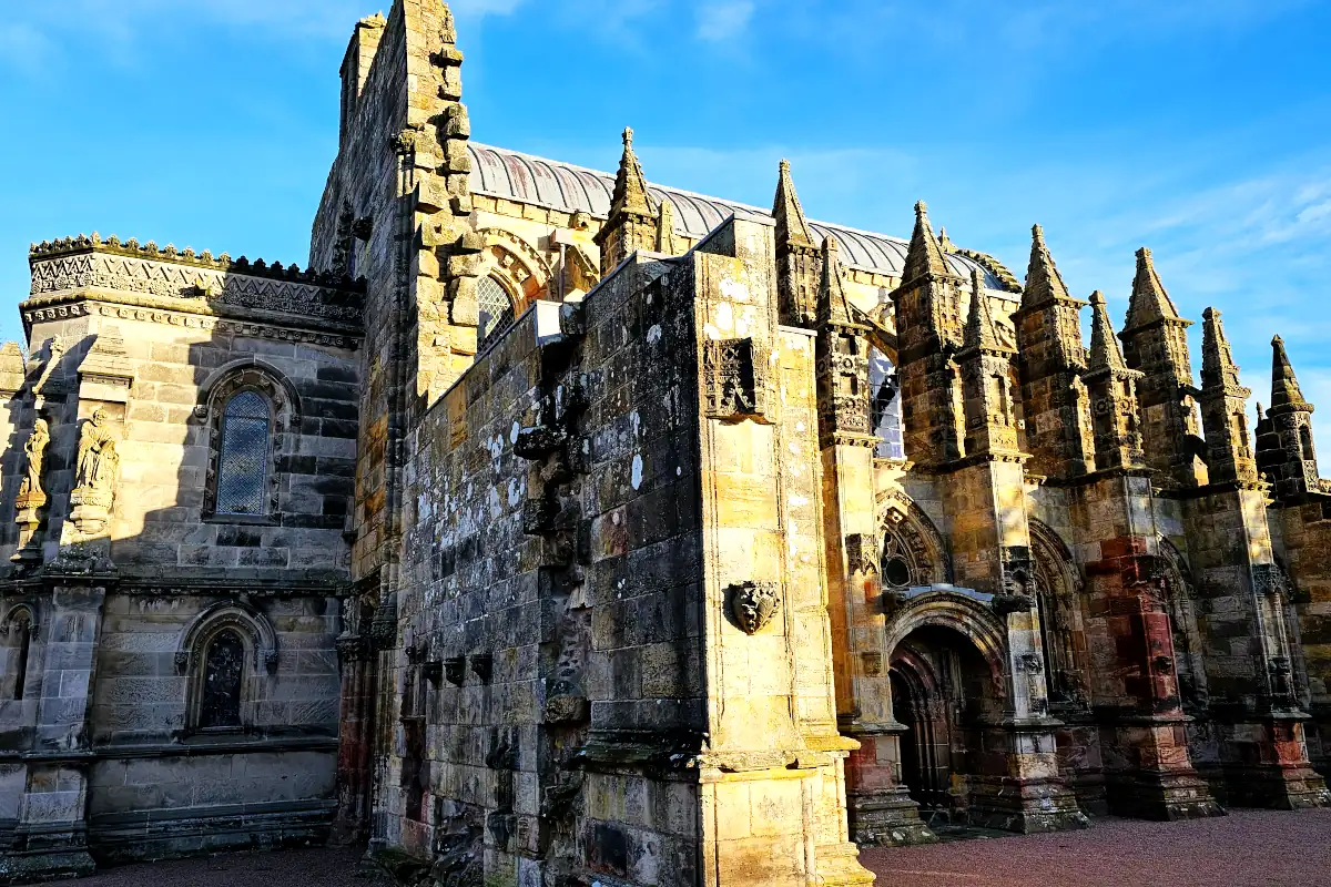 Rosslyn Chapel and Scottish Borders private day tour - The Kilted Unicorn